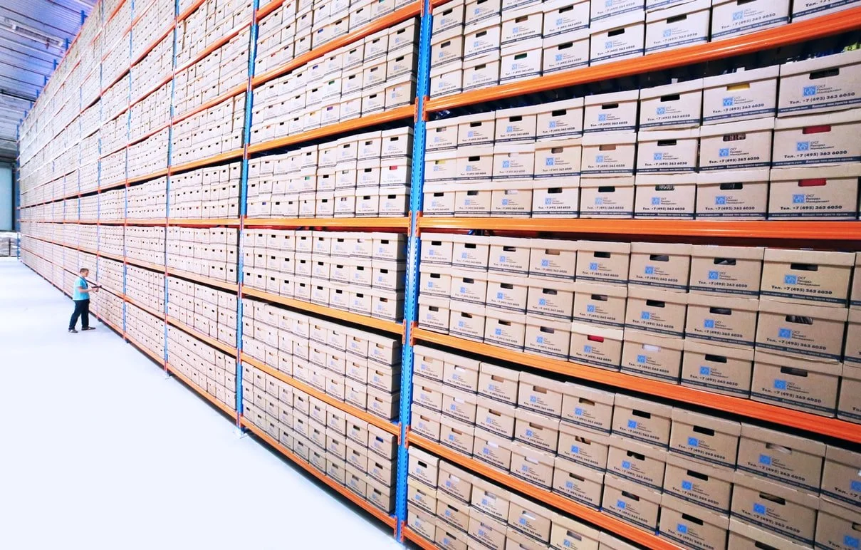 Warehouse Shelf for Improve Supply Chain Management With the Right Logistics Software