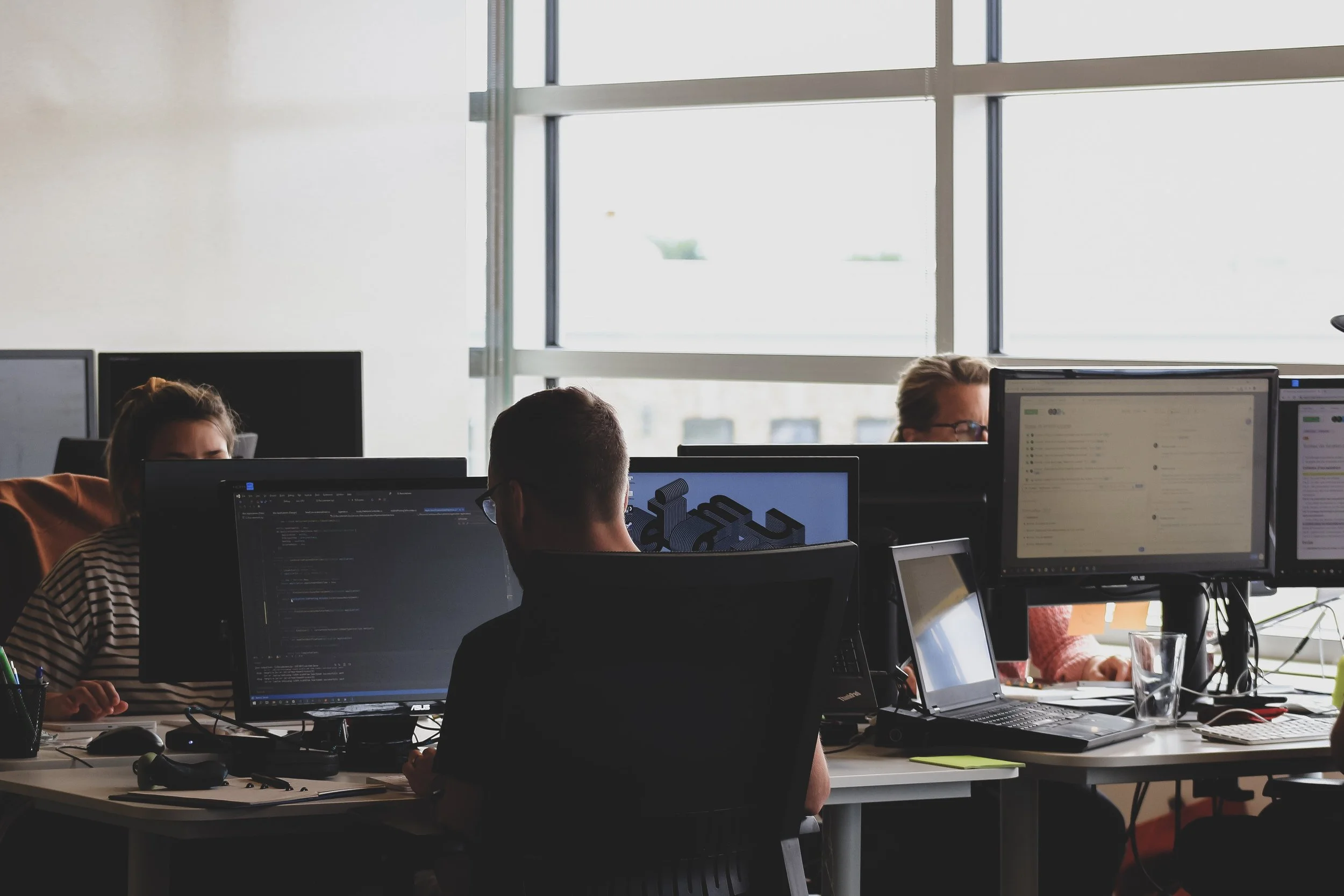Sigmund Fa9b57hffnm Unsplash for Tech and conflict: How the war in Ukraine can affect the IT sector