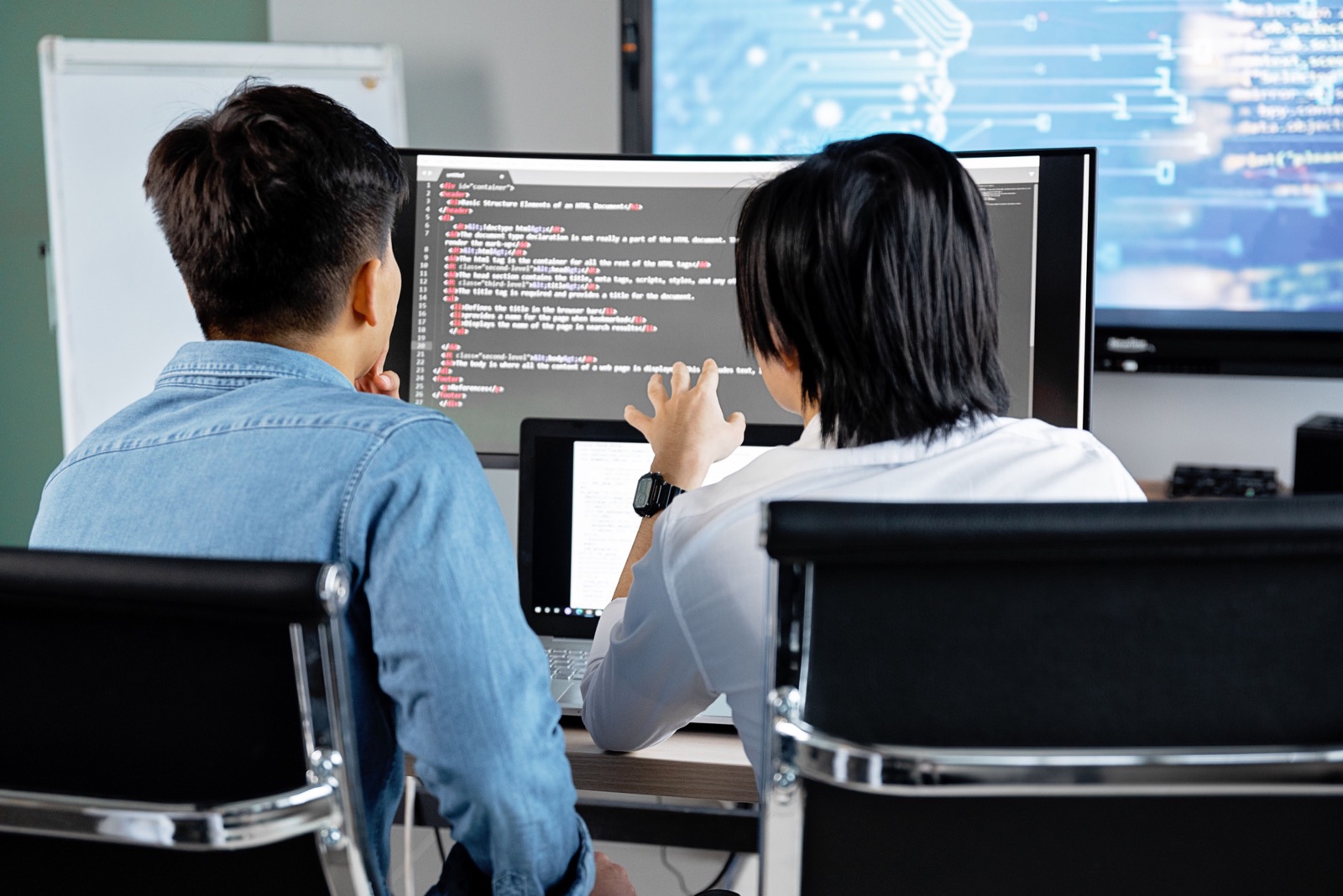 Focused software engineering environment for custom business systems