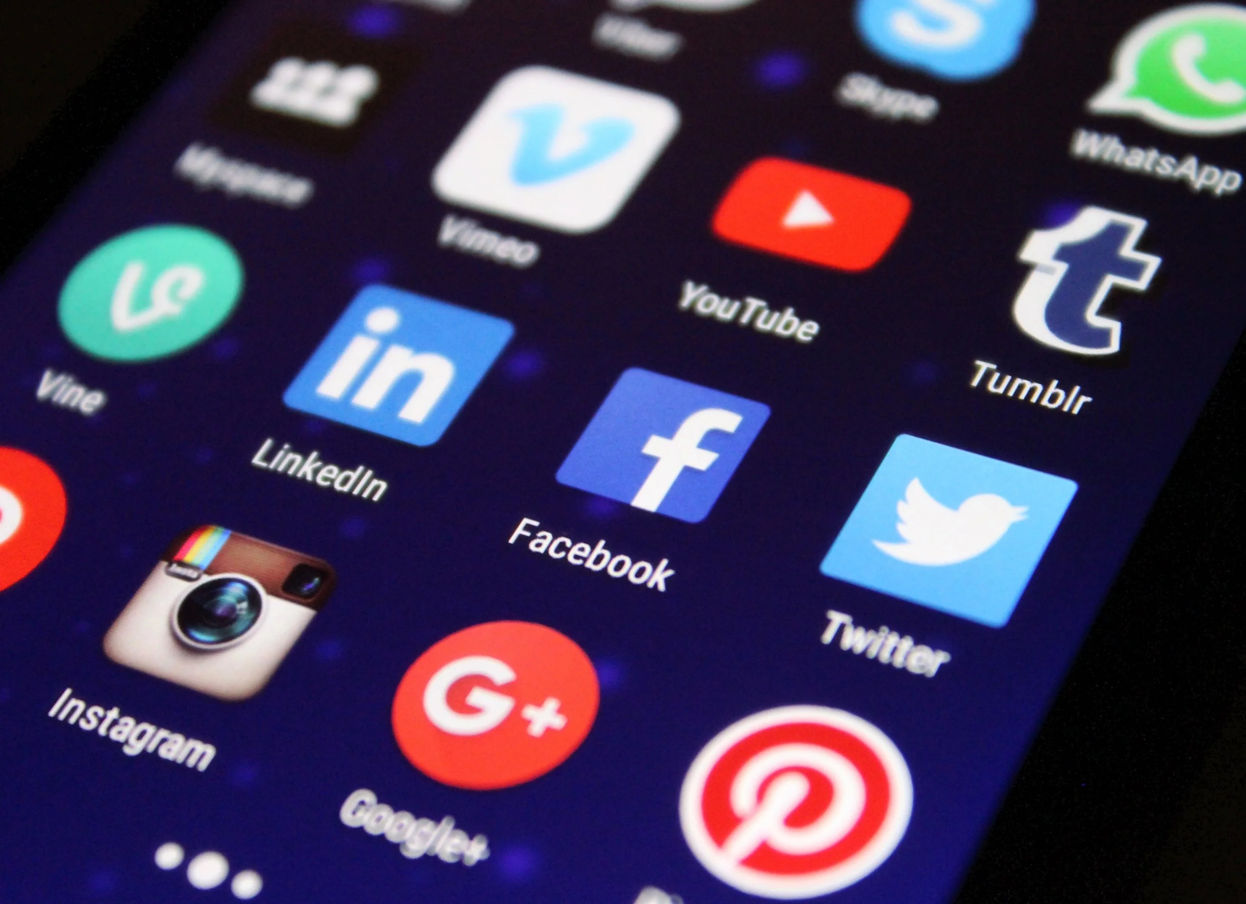 Social Media Icons for What is web 3.0? The future of the internet explained